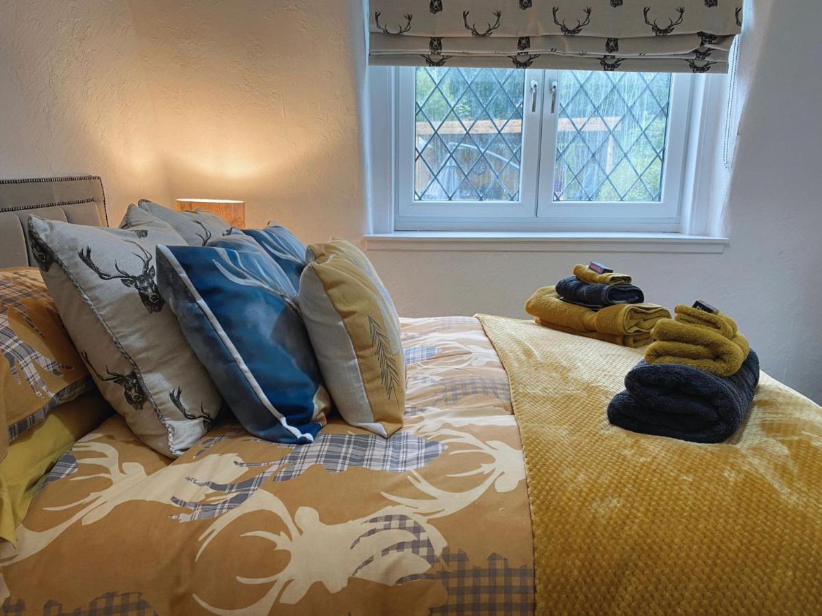 Macleen Cottage Arrochar Bagian luar foto